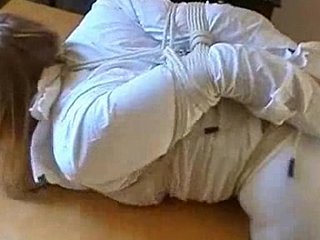 ความบันเทิงดอกทอง BDSM ยอมจำนนเครื่องราง