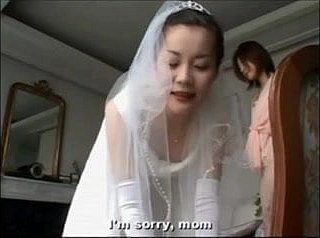 婚纱打屁股