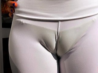 大的惊人自然山雀ñ巨大CAMELTOE，金发拉丁青少年！