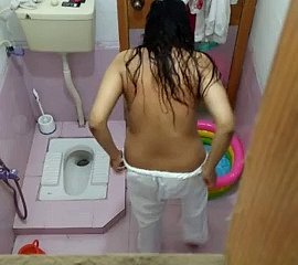 mon cousin obtenir une douche pleine scène