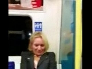 Woman Gets Divergent Greatest extent On Rub-down the Shut up Subway!