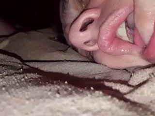 Bibir lemak semulajadi yang menakjubkan mendapat banyak merangkap apabila dia p. kompilasi hotsquirtcouple.