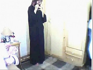 阿拉伯女孩祈祷然后自慰