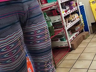 Teen shilly-shallying in store