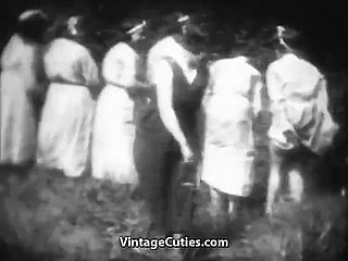 角质小姐在树林里打屁股（1930年代的复古）