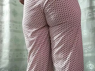 Karachi mignonne fille montrant de la hipe