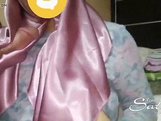 Pancut en satin Tudung