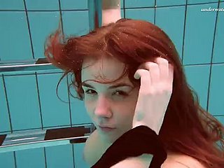 ベスタと最もホットな水中ポルノ