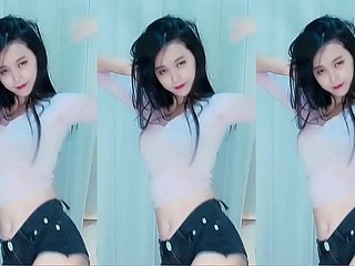 Çinli kızlar yanan çatılara atlayın