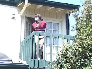 Red kemeja wanita rumah menginvasi