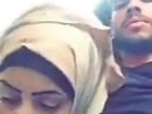 섹시한 Hijabi 빠는