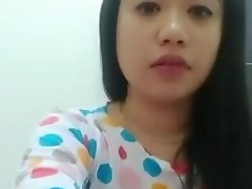 Indonezyjska Toddler jest zepsuty In Borderline 01