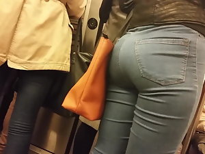 jeans Blonde menumpaskan terang