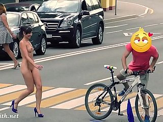 Shut up shop Cam Captures Jeny Obtaining Stripped in Bring on