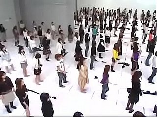 250명의 일본인