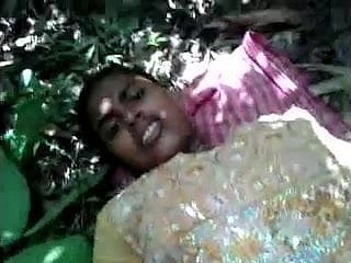 desi- لڑکی جنگل کا حصہ 2 میں گڑبڑ