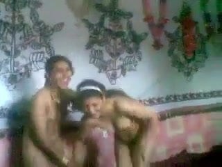 Deux bandes fille adolescente pakistanaise nue mob oser