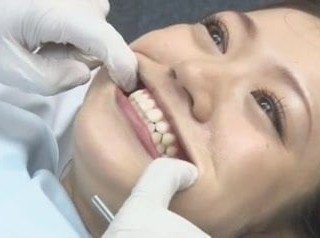 Diş Ofisinde yutkunmalı Semen